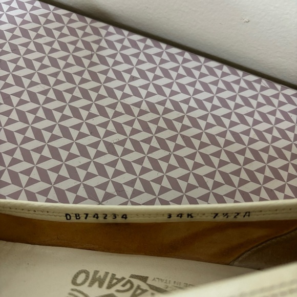 Vintage Ferragamo kitten heel horse bit loafer cream leather 7.5 - Picture 10 of 11